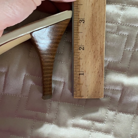 Size 6 1/2 Calvin Klein nude heels - Picture 7 of 7